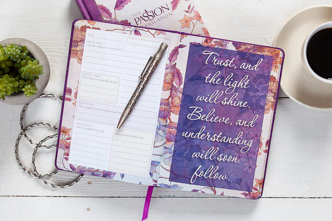 The Passion Translation Bible Study Journal (Peony) - interior image