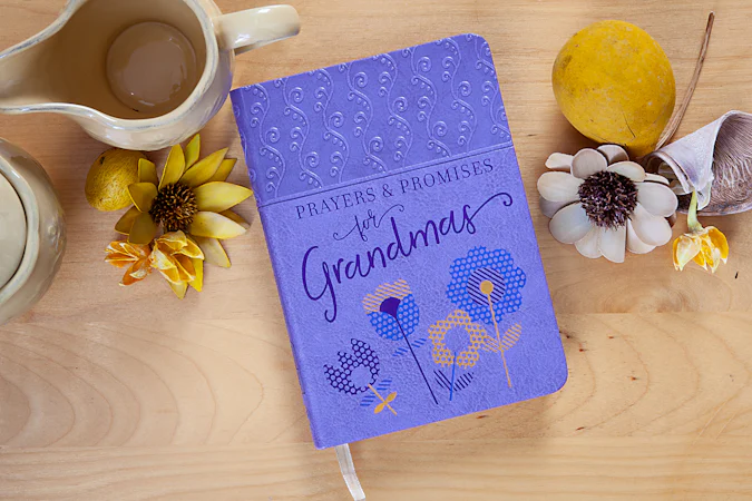 Prayers & Promises for Grandmas - interior image