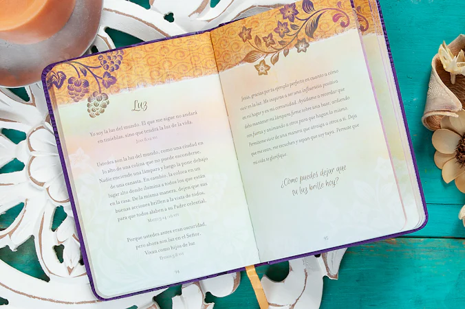 Oraciones y Promesas para la mujer - interior image