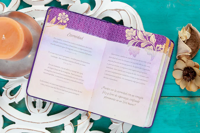 Oraciones y Promesas para la mujer - interior image