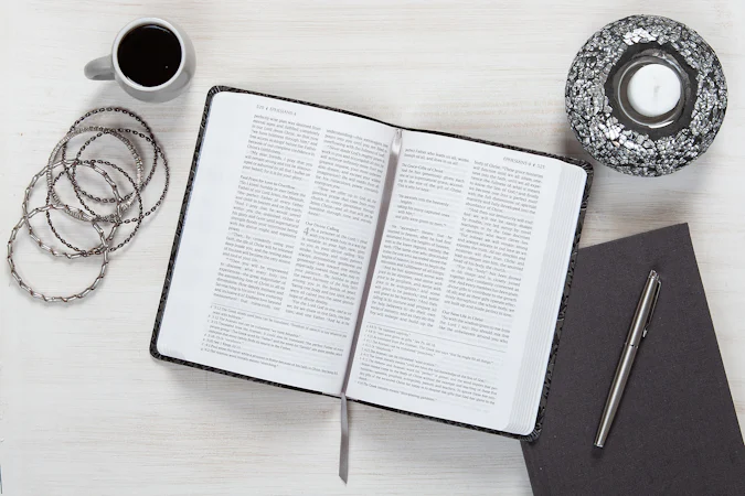 The Passion Translation New Testament (2020 Edition) Gray - interior image