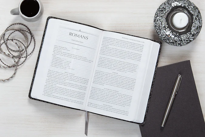 The Passion Translation New Testament (2020 Edition) Gray - interior image