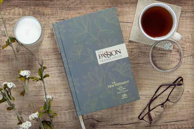 The Passion Translation New Testament (2020 Edition) HC Floral - interior image