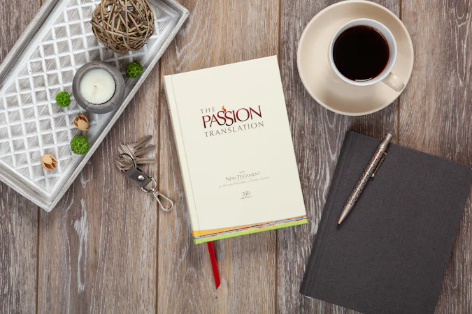 The Passion Translation New Testament (2020 Edition) HC Ivory - interior image