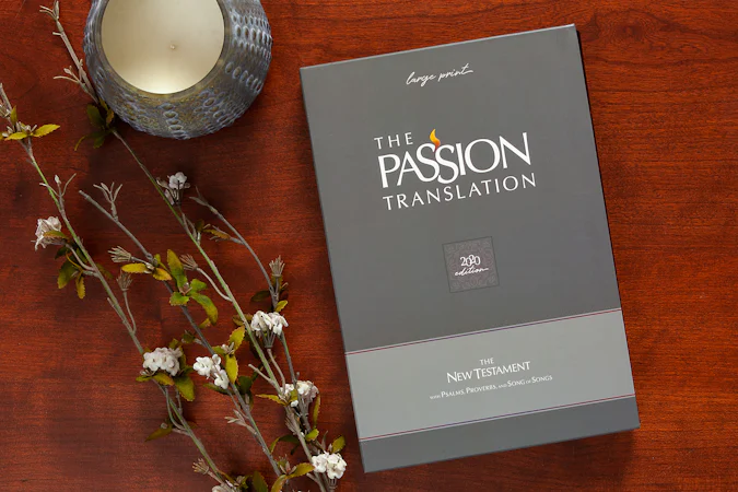 The Passion Translation New Testament (2020 Edition) Large Print Brown - interior image