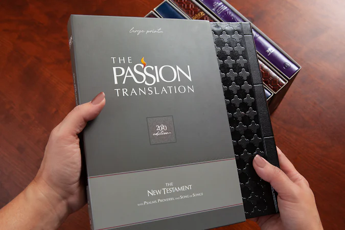 The Passion Translation New Testament (2020 Edition) Large Print Brown - interior image