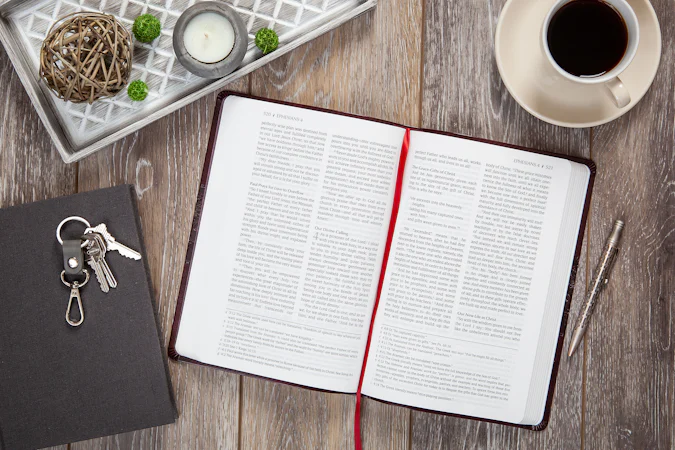 The Passion Translation New Testament (2020 Edition) Large Print Burgundy - interior image