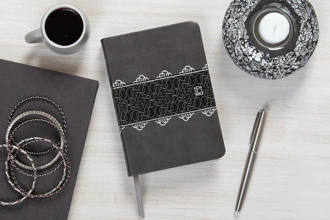 The Passion Translation New Testament (2020 Edition) Compact Charcoal - interior image