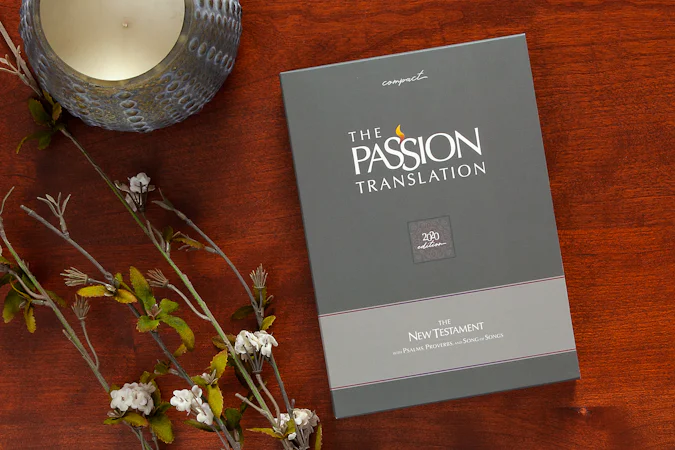 The Passion Translation New Testament (2020 Edition) Compact Violet - interior image