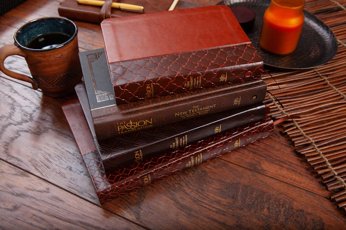 The Passion Translation New Testament (2020 Edition) HC Espresso - interior image