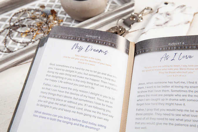 365 Days of Prayer for Teens - interior image