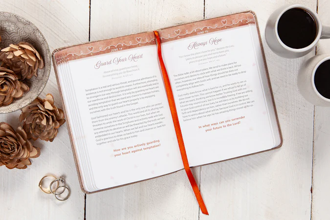 Mr & Mrs - interior image