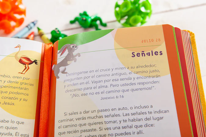 Mi tiempo con Dios para niños - interior image