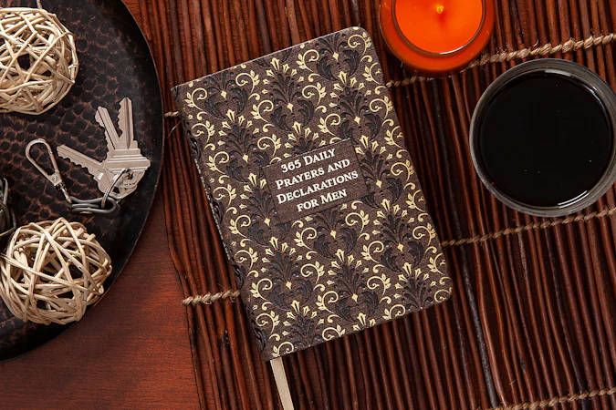 365 Daily Prayers and Declarations for Men - interior image