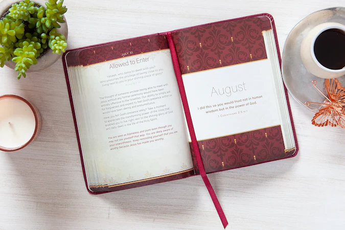 365 Days of Faith - interior image