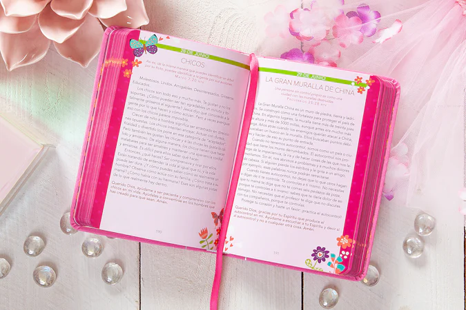 Mi tiempo con Dios para niñas - interior image