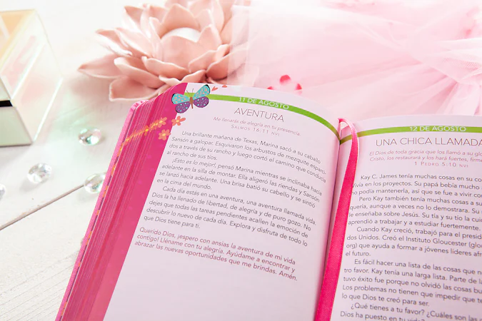 Mi tiempo con Dios para niñas - interior image
