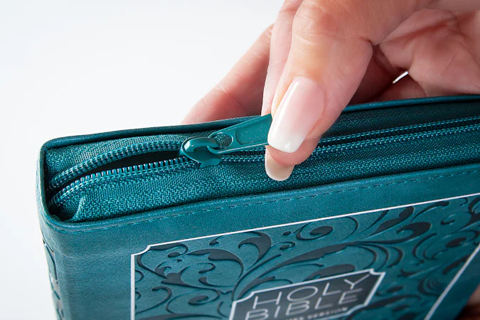 KJV Holy Bible Zip Turquoise - interior image