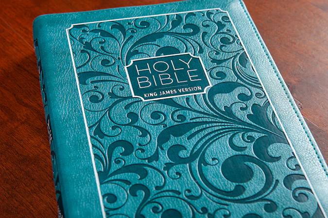 KJV Holy Bible Zip Turquoise - interior image
