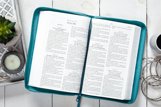 KJV Holy Bible Zip Turquoise - interior image
