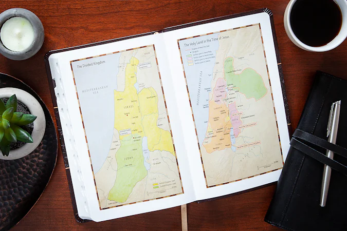 KJV Holy Bible Zip Turquoise - interior image