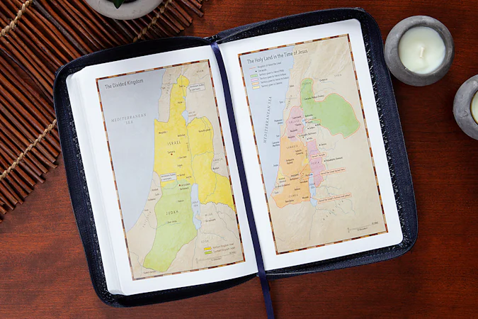 KJV Holy Bible Zip Turquoise - interior image