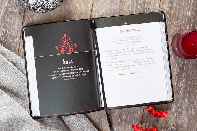 I Trust You Jesus - interior image