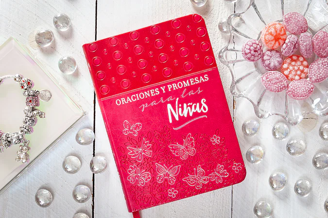 Oraciones y promesas para las niñas - interior image