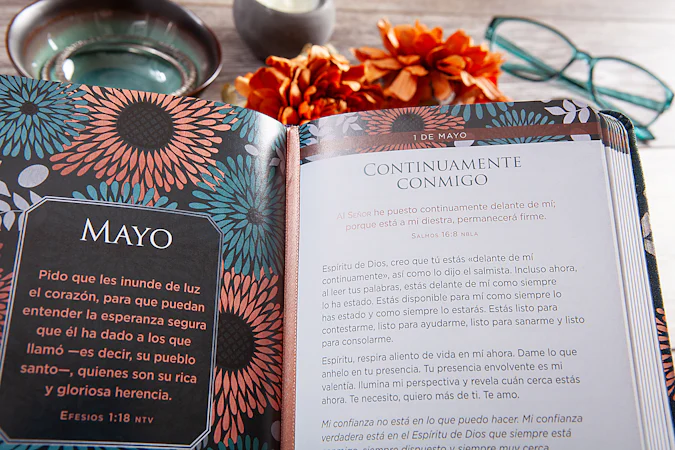 365 Oraciones de poder para mujeres - interior image