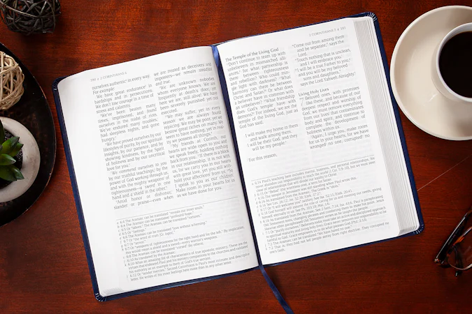 The Passion Translation New Testament (2020 edition) Giant Print Indigo - interior image