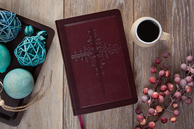 The Passion Translation New Testament (2020 edition) Giant Print Compact Burgundy - interior image
