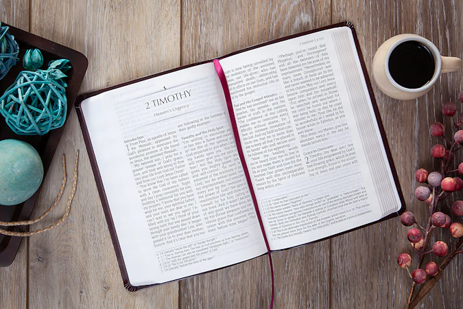 The Passion Translation New Testament (2020 edition) Giant Print Compact Burgundy - interior image