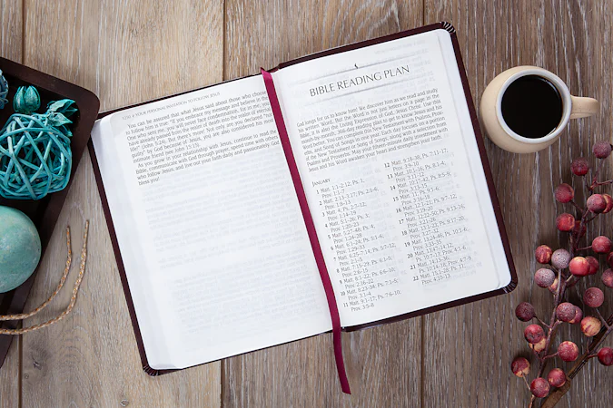 The Passion Translation New Testament (2020 edition) Giant Print Compact Burgundy - interior image