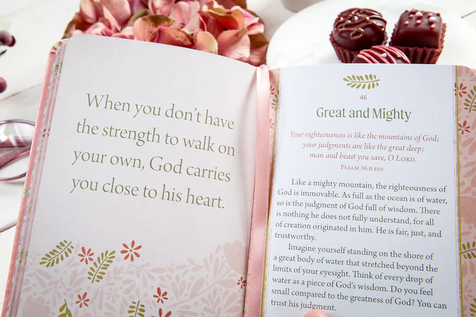 100 Bible Promises for Women - interior image