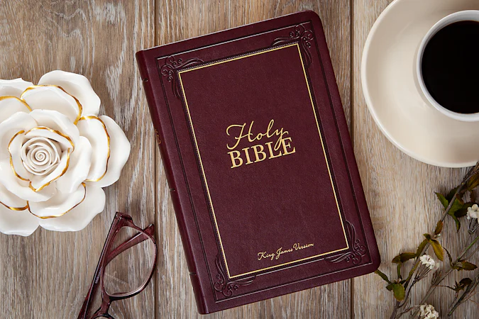 KJV Holy Bible Giant Print Compact Garnet - interior image