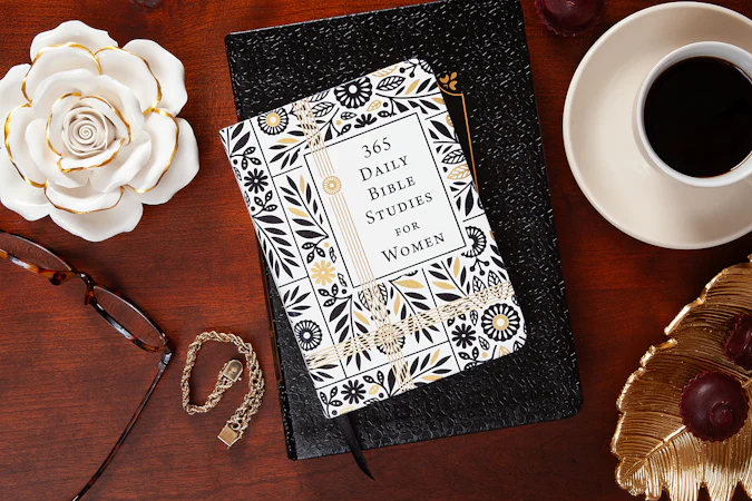 365 Daily Bible Studies for Women - interior image