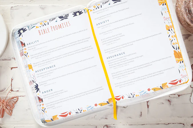 The Lord Is My Strength (2027 Planner) faux ziparound - interior image